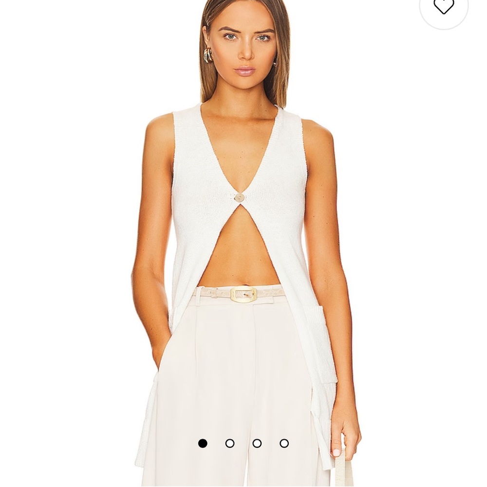 Lajos Vest in Ivory
L'Academie